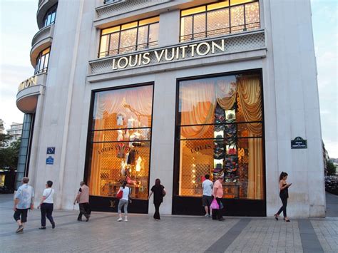 is louis vuitton cheaper in paris or italy|louis vuitton paris store prices.